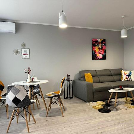 Stadium Apartments 大特尔诺沃 外观 照片